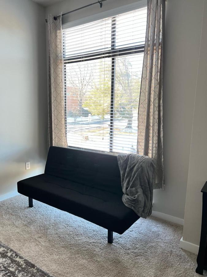 Uptown Gem Spacious With Parking-wifi-10 Min Walk To Spectrum Center Apartamento *