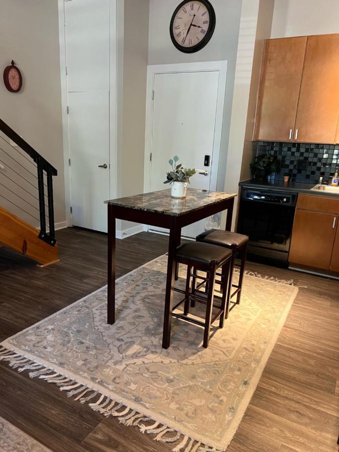 Apartamento Uptown Gem Spacious With Parking-wifi-10 Min Walk To Spectrum Center *